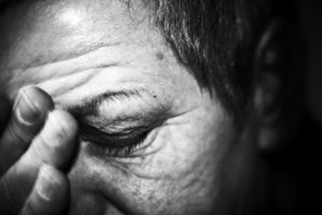 The bystander effect is a phenomenon that occurs when people witness warning signs or actual abuse, but do nothing to stop or prevent it. A program developed at the UA is aiding students across the nation to adequately deal when problematic situations arise. The bystander effect is a phenomenon that occurs when people witness warning signs or actual abuse, but do nothing to stop or prevent it. A program developed at the UA is aiding students across the nation to adequately deal when problematic situations arise.