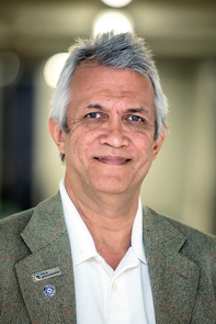 Hoshin Gupta’s work is highly recognized nationally and internationally. Also, Gupta’s excellence in the classroom, both at the graduate and undergraduate level, has been acknowledged through numerous teaching awards. (Photo credit: John de Dios/UANews) Hoshin Gupta’s work is highly recognized nationally and internationally. Also, Gupta’s excellence in the classroom, both at the graduate and undergraduate level, has been acknowledged through numerous teaching awards. (Photo credit: John de Dios/UANews)