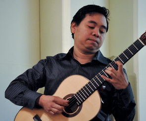 A Fulbright scholar of the Philippines, Ivar Fojas hopes to start a guitar program in his country to encourage young talents and bring sounds of the guitar into his society. (Photo: Patrick McArdle/UANews) A Fulbright scholar of the Philippines, Ivar Fojas hopes to start a guitar program in his country to encourage young talents and bring sounds of the guitar into his society. (Photo: Patrick McArdle/UANews)