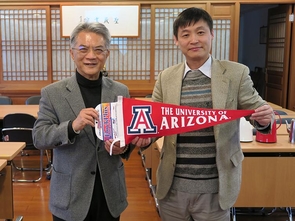 UA Center for Buddhist Studies director Jiang Wu (right) visited the Taiwan Sheng Yen Education Foundation in March. UA Center for Buddhist Studies director Jiang Wu (right) visited the Taiwan Sheng Yen Education Foundation in March.