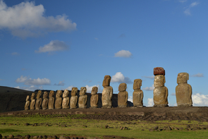 In a newly published paper in PLoS One, researchers presented a series of formal models which indicate that, if Rapa Nui’s monuments did indeed serve a territorial display function (in addition to their well-known ritual roles), then their patterns are best explained by the availability of the island’s limited freshwater. (Photo: R.J. DiNapoli) In a newly published paper in PLoS One, researchers presented a series of formal models which indicate that, if Rapa Nui’s monuments did indeed serve a territorial display function (in addition to their well-known ritual roles), then their patterns are best explained by the availability of the island’s limited freshwater. (Photo: R.J. DiNapoli)