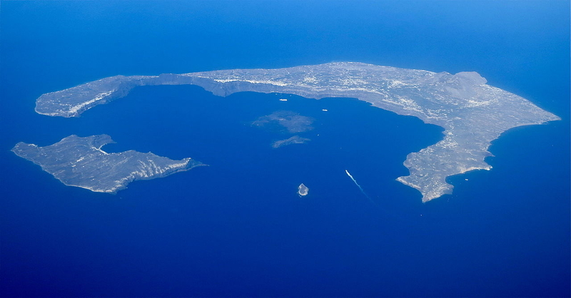 A ring of islands sit around what was the Thera volcano