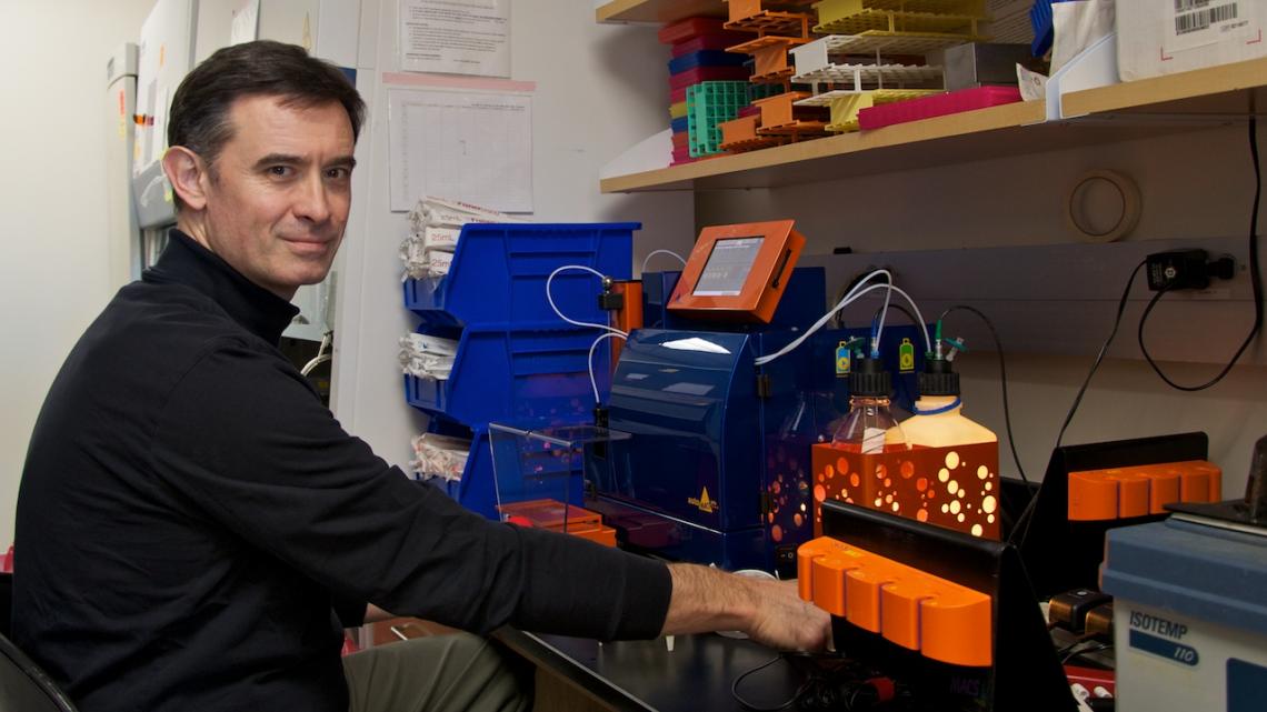  Dr. Janko Nikolich-Žugich and other UA researchers are learning more about why immune system response declines with age.