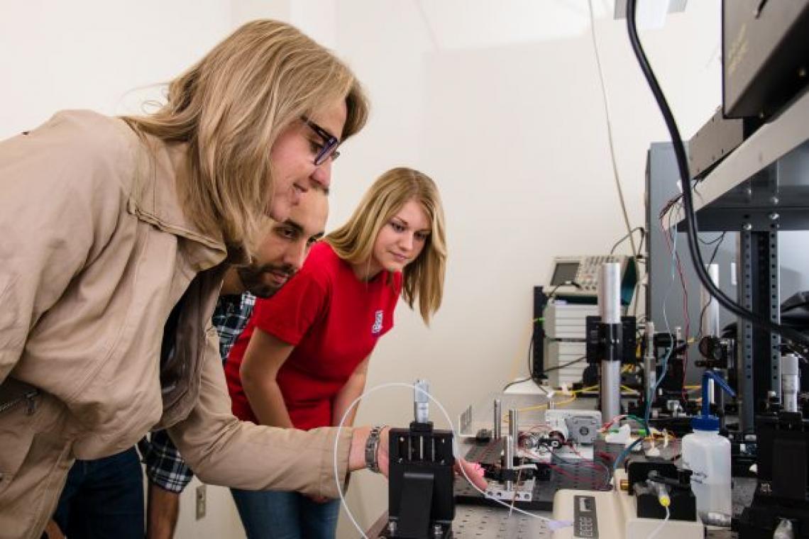 Jennifer Barton has had a number of breakthroughs in imaging, with research projects funded by federal agencies, foundations and industry. Jennifer Barton has had a number of breakthroughs in imaging, with research projects funded by federal agencies, foundations and industry.